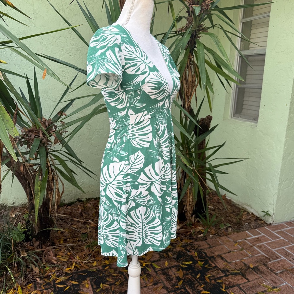 Show Me Your Mu Mu V Neck Green Dress - image 6